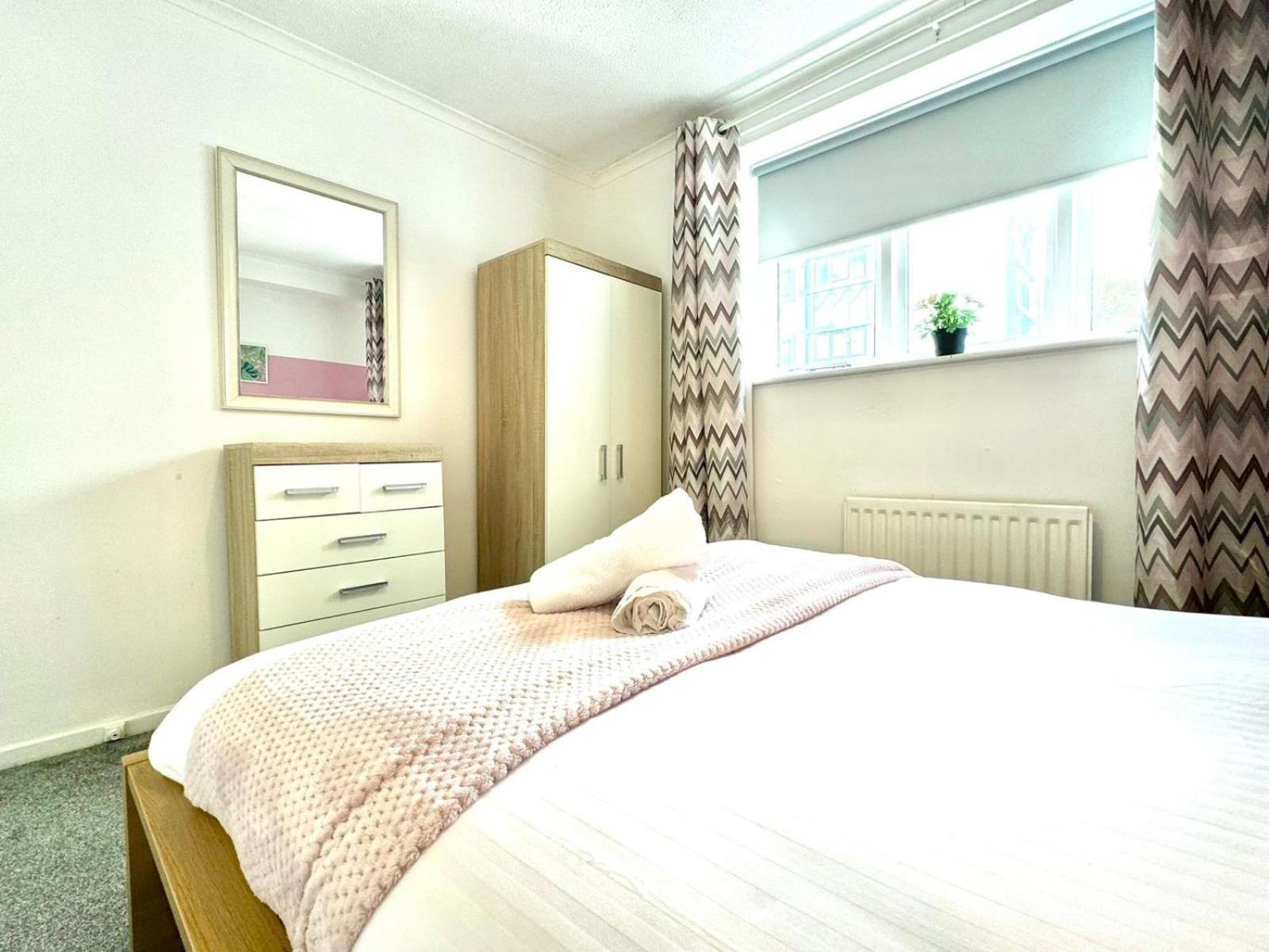 The Alnham, Large 3 Bed Apartment, Close To The City 泰恩河畔纽卡斯尔 外观 照片
