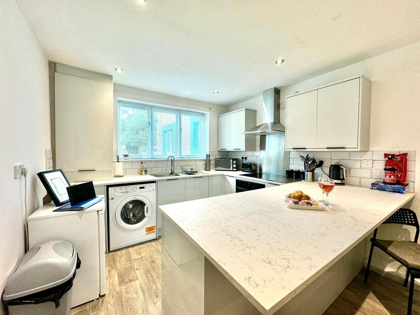 The Alnham, Large 3 Bed Apartment, Close To The City 泰恩河畔纽卡斯尔 外观 照片